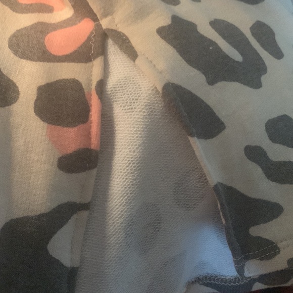 ⭐️🔥NWT Hopely Womens brown leopard top - Picture 4 of 4